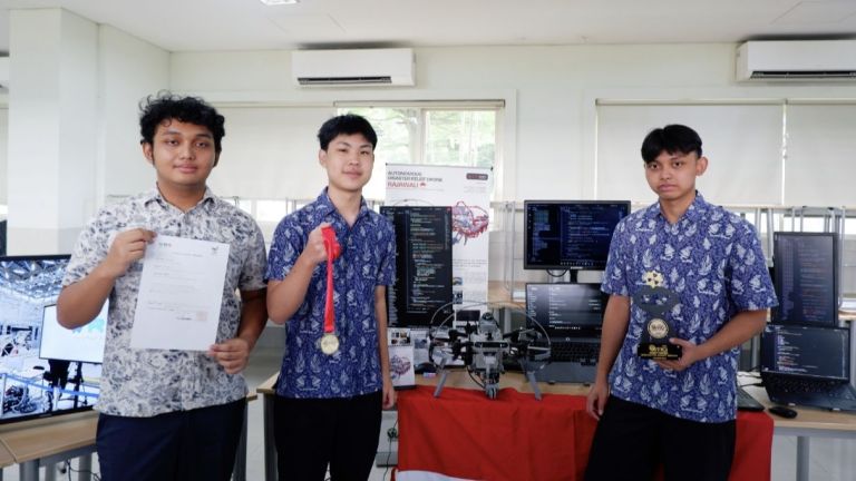 Inovasi Tiga Pemuda Kembangkan Drone Rajawali untuk Mitigasi Bencana