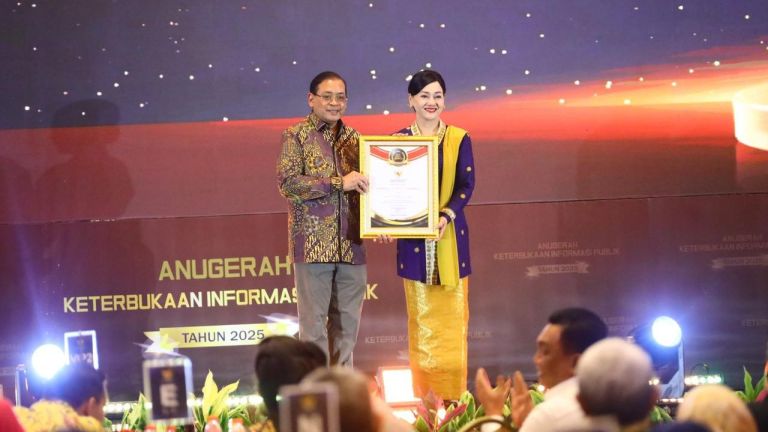 Kedepankan Keterbukaan Informasi, OJK Raih Predikat Badan Publik Terbaik Nasional 2025