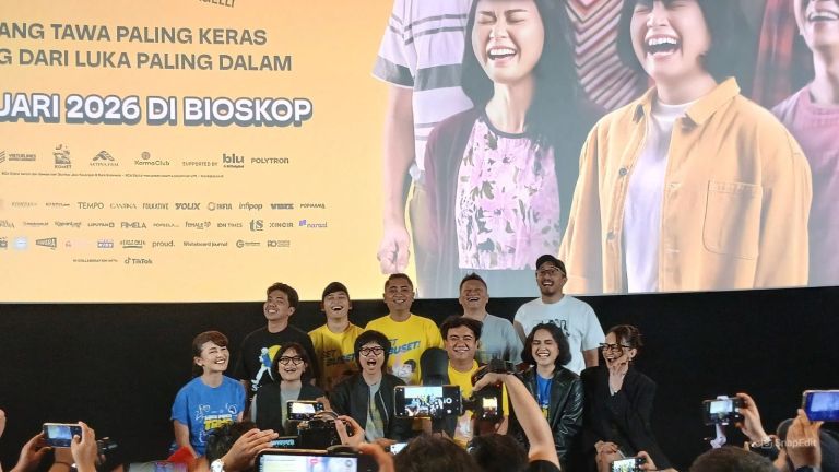 Film Suka Duka Tawa: Debut Aco Tenriyagelli Olah Luka Keluarga Lewat Komedi