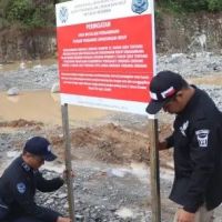 Segel Tambang Terkait Banjir Sumatra, Menteri Hanif: Tak Ada Kompromi bagi yang Mengabaikan Keselamatan Warga