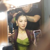 Berkenalan dengan Hesti Purwadinata, Presenter Multitalenta yang Jago Ngelawak