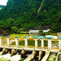 Danantara Indonesia dan PLN Jajaki Peluang Investasi Energi Baru Terbarukan