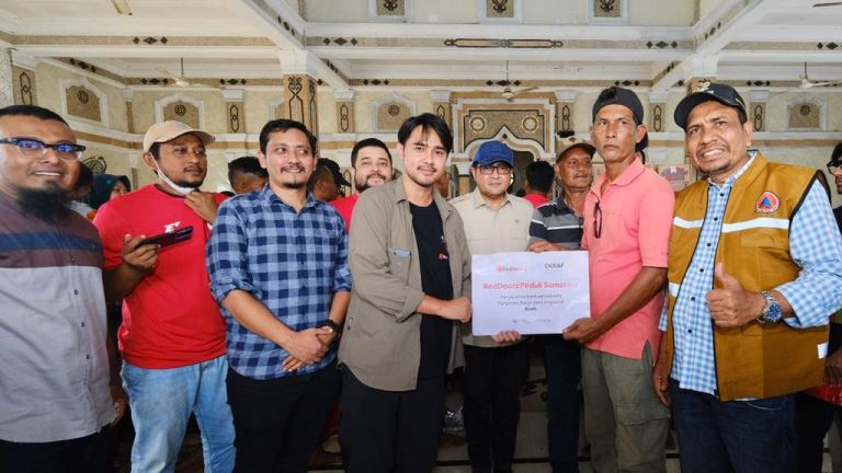 Kolaborasi RedDoorz, Ekraf, dan BAZNAS Salurkan Bantuan untuk Korban Banjir di Sumatra