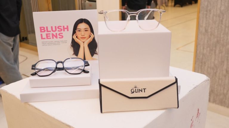 Blush Lens, Pilihan Praktis untuk Tampil Fresh Seharian