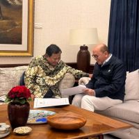Oh... Ternyata Ini yang Dibahas Prabowo dan Bos Danantara Malam-Malam