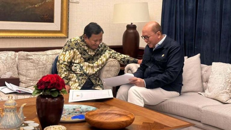 Oh... Ternyata Ini yang Dibahas Prabowo dan Bos Danantara Malam-Malam
