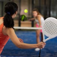 Bukan Raket Mahal, Ini yang Wajib Disiapkan Pemula Supaya Tak Cidera Saat Olahraga Padel