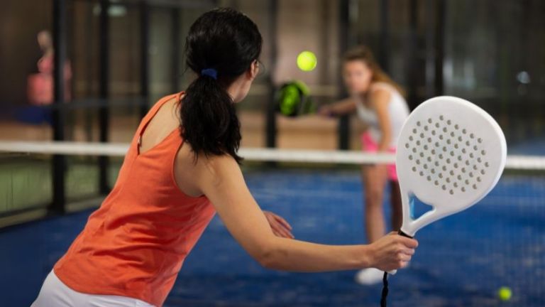 Bukan Raket Mahal, Ini yang Wajib Disiapkan Pemula Supaya Tak Cidera Saat Olahraga Padel