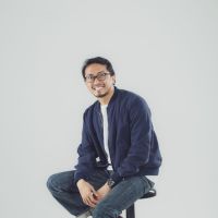 Gilang Bhaskara dan Perjalanan Kariernya dari Panggung Komika hingga Main Film