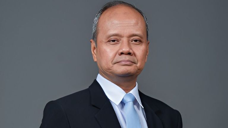 Dirut Pindad Soroti Strategi Jepang yang Lebih Memilih Hybrid daripada EV