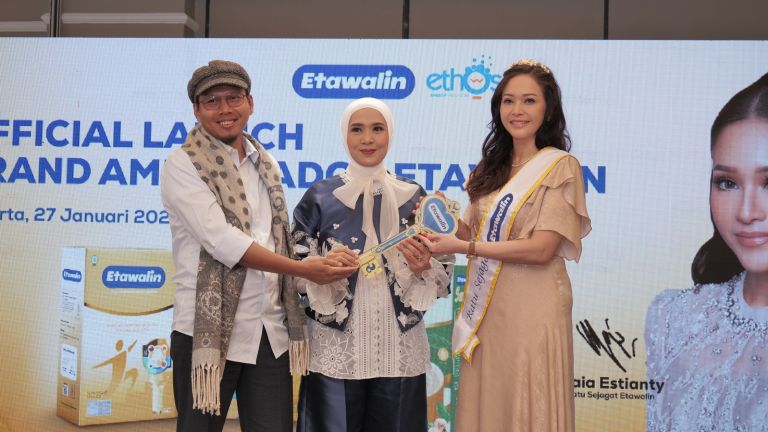 Etawalin Tunjuk Maia Estianty sebagai Brand Ambassador 'RATU SEJAGAT'