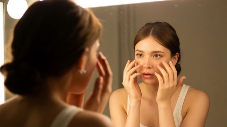 Ini Dia 5 Kebiasaan Kecil yang Merusak Wajah