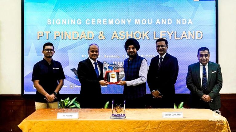 Ashok Leyland dari India dan PT Pindad Jalin Kobalorasi Pengembangan Bus Listrik dan Kendaraan Pertahanan untuk Indonesia