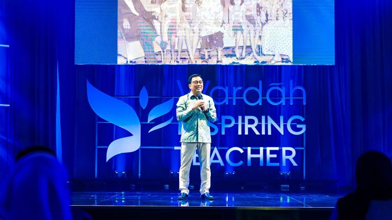 Paragon Gelar Program Wardah Inspiring Teacher Generasi 8