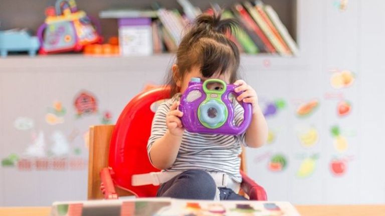 Mengenal Generasi Beta dan Peran Orang Tua dalam Pengawasan Teknologi