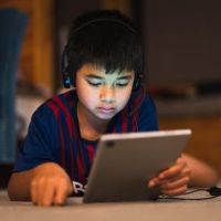 Mengenal Generasi Alpha: Generasi yang Lahir di Era Serba Digital