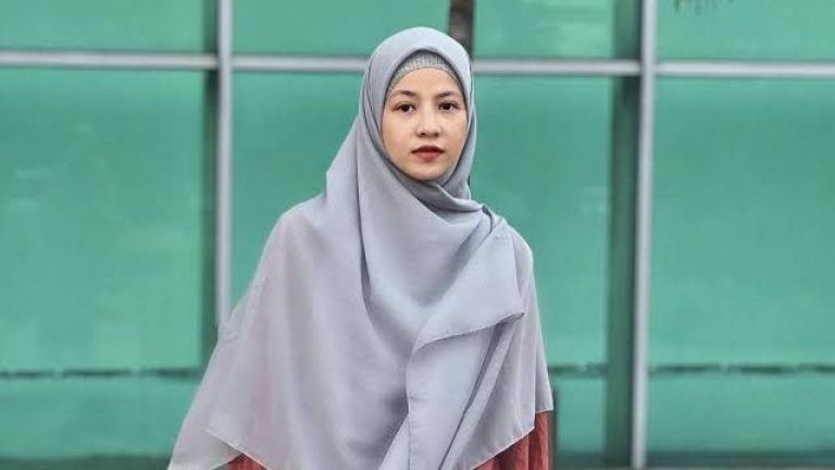 5 Selebriti Indonesia yang Memiliki Brand Hijab