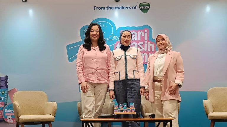 Vicks Indonesia Hadirkan Vicks Baby Balm dan Gelar Hari #KasihNyamannya