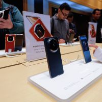 Huawei Mate X7 dan Huawei Watch Ultimate 2 Resmi Meluncur di Indonesia, Berapa Harganya?