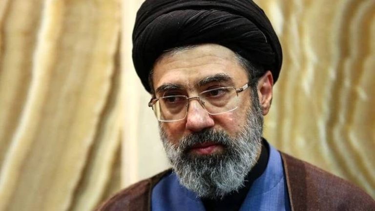 Mengenal Mojtaba Khamenei, Sosok yang Dijuluki 'The Power Behind the Robes'