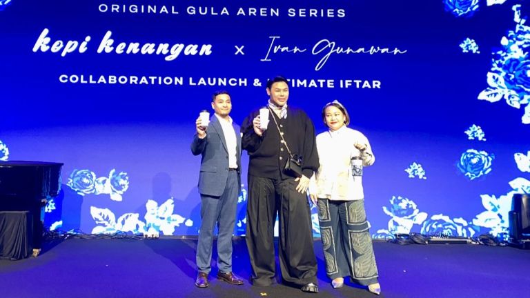 Kopi Kenangan Luncurkan The OG Aren Series, Kolaborasi dengan Ivan Gunawan Hadirkan Desain Cup Eksklusif