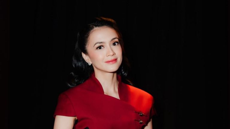 Berkenalan dengan Agla Artalidia, Dulu Pramugari Kini Sukses di Layar Lebar