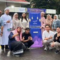 Ramadan Penuh Kepedulian, PERURI Bagi-Bagi Takjil untuk Warga Sekitar