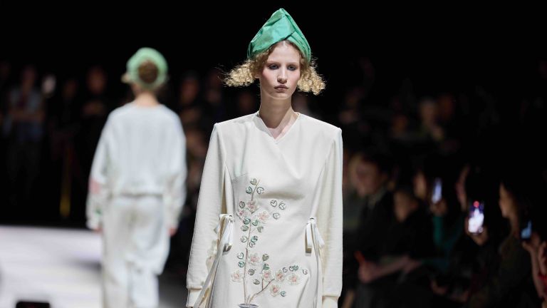 Moscow Fashion Week Terkini: Perspektif Modern dalam Reinterpretasi Kaidah Tradisional