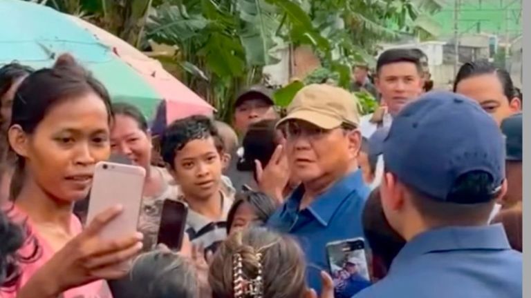 Ketika Prabowo Tak Berjarak dengan Masyarakat Pinggir Rel Kawasan Senen Jakpus