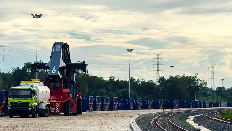 KAI Logistik Operasikan Container Yard 2 Merapi