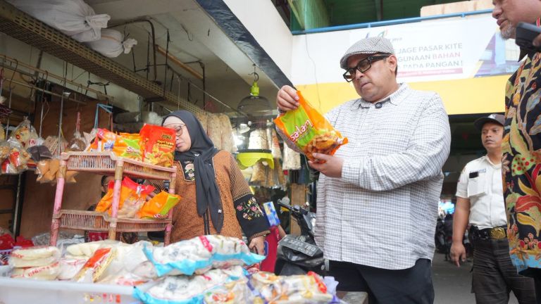 Sidak Pasar Kramat Jati, Kepala BPJPH: Kami Edukasi Wajib Halal Tanpa Henti