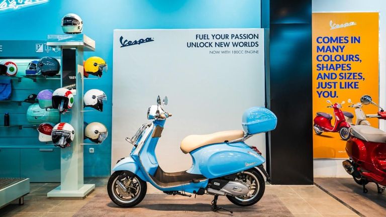 Piaggio Indonesia Hadirkan Dealer Motoplex 4 Brand di Makassar