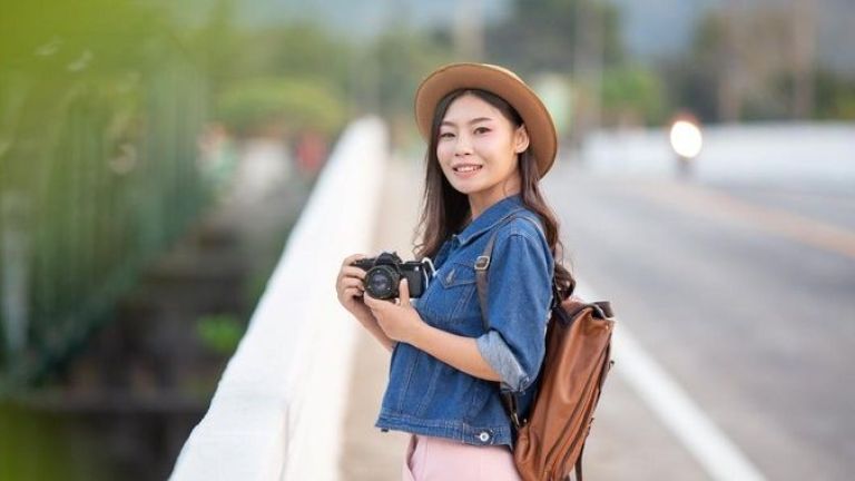 Rekomendasi 5 Negara Paling Aman untuk Wanita Solo Traveler