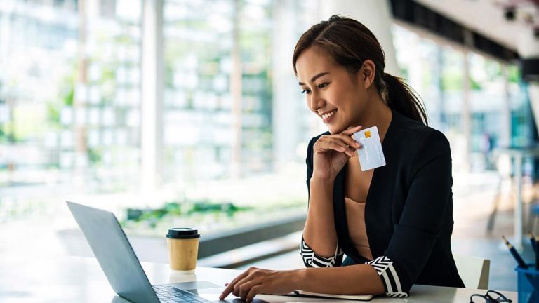 Studi Visa: 78% Konsumen Indonesia Belanja Daring dengan Akun Saldo Tersimpan