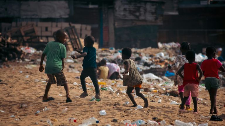 10 Negara Termiskin di Dunia 2026: Afghanistan Terpuruk, Pendapatan Hanya Sekitar Rp7 Juta per Tahun