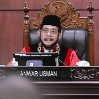 Mengenal Sosok Anwar Usman: dari Guru Honorer ke Hakim MK