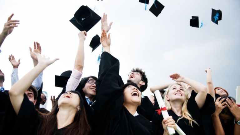 IPK Tinggi Tak Lagi Jadi Jaminan? Ini Realita Baru Dunia Kerja bagi Mahasiswa