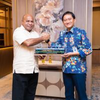 Bukan Sekedar Janji Politik, Gubernur Fakhiri Bakal Hadirkan Kereta Api di Papua