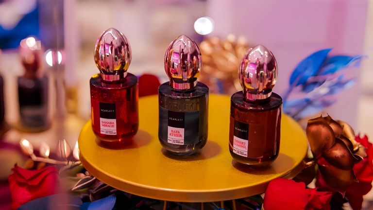 Scarlett Perkenalkan Koleksi Parfum The Golden Scents