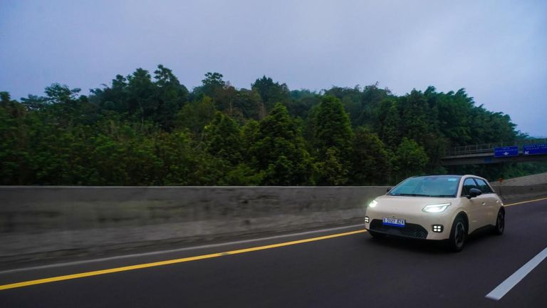 AION UT Raih Penjualan Tertinggi di Segmen Medium Hatchback EV