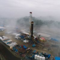 Teknologi Walking Rig Percepat Pengeboran Sumur BNG-079 di Sumsel