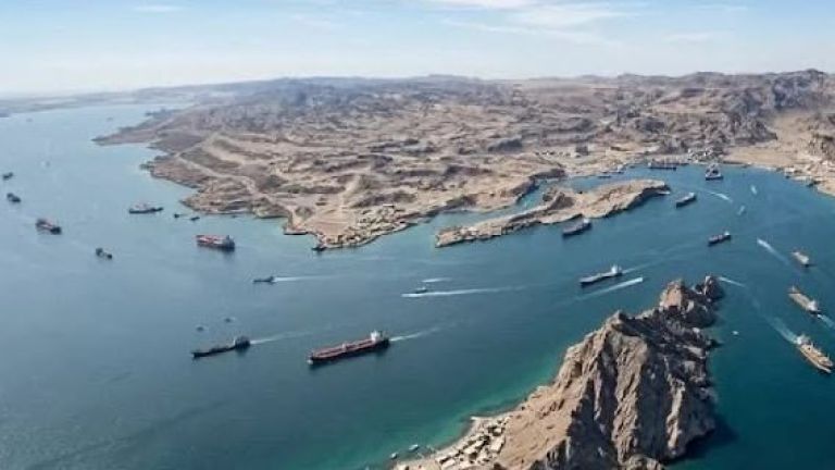 Trump dan PM Inggris Bahas Kebutuhan Mendesak Pulihkan Pelayaran di Selat Hormuz