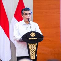 Menaker Tekankan Kesehatan Mental Jadi Bagian Penting dalam SMK3