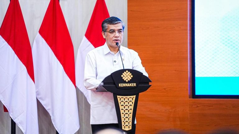 Menaker Tekankan Kesehatan Mental Jadi Bagian Penting dalam SMK3