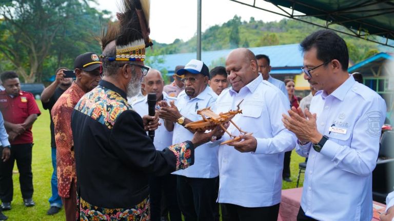 Libatkan Ondoafi dan Masyarakat, Gubernur Fakhiri Dorong Depapre Jadi Pusat Perikanan