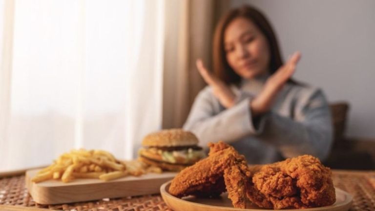 7 Makanan yang Perlu Dihindari Penderita PCOS agar Hormon Tetap Stabil