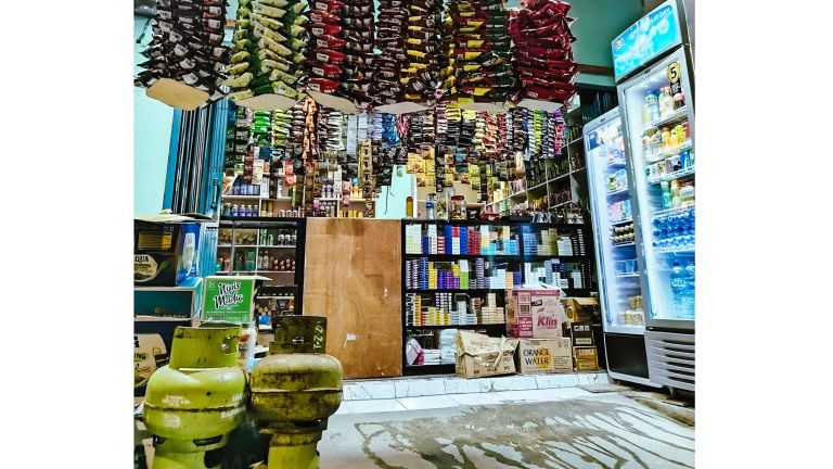 Kenapa Warung Madura Sangat Populer di Indonesia?