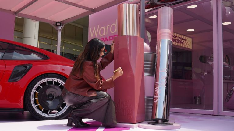 Ada Simulator Balap hingga Beauty AI, Ini 6 Spot Seru di Wardah Lip Paddock