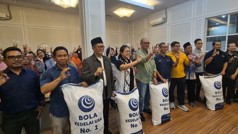 Kolaborasi, FKS Group dan PT Pelindo Multi Terminal Dorong UMKM Surabaya Naik Kelas Lewat Pangan Kedelai Berkelanjutan