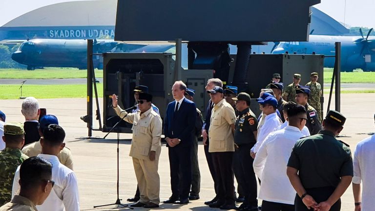 Thales Serahkan Dua Radar GM403 Pertama ke Indonesia